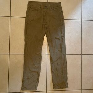 Khaki Levi’s Corduroy in 32 W & L.
